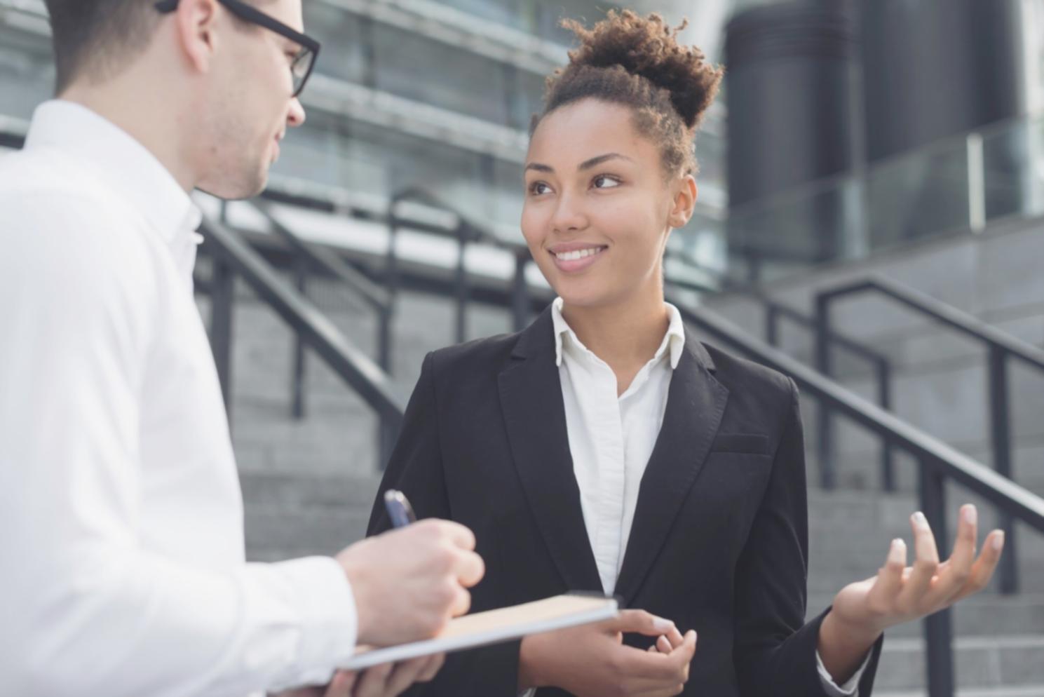 Financial planning session demonstrating tavionexor's collaborative approach